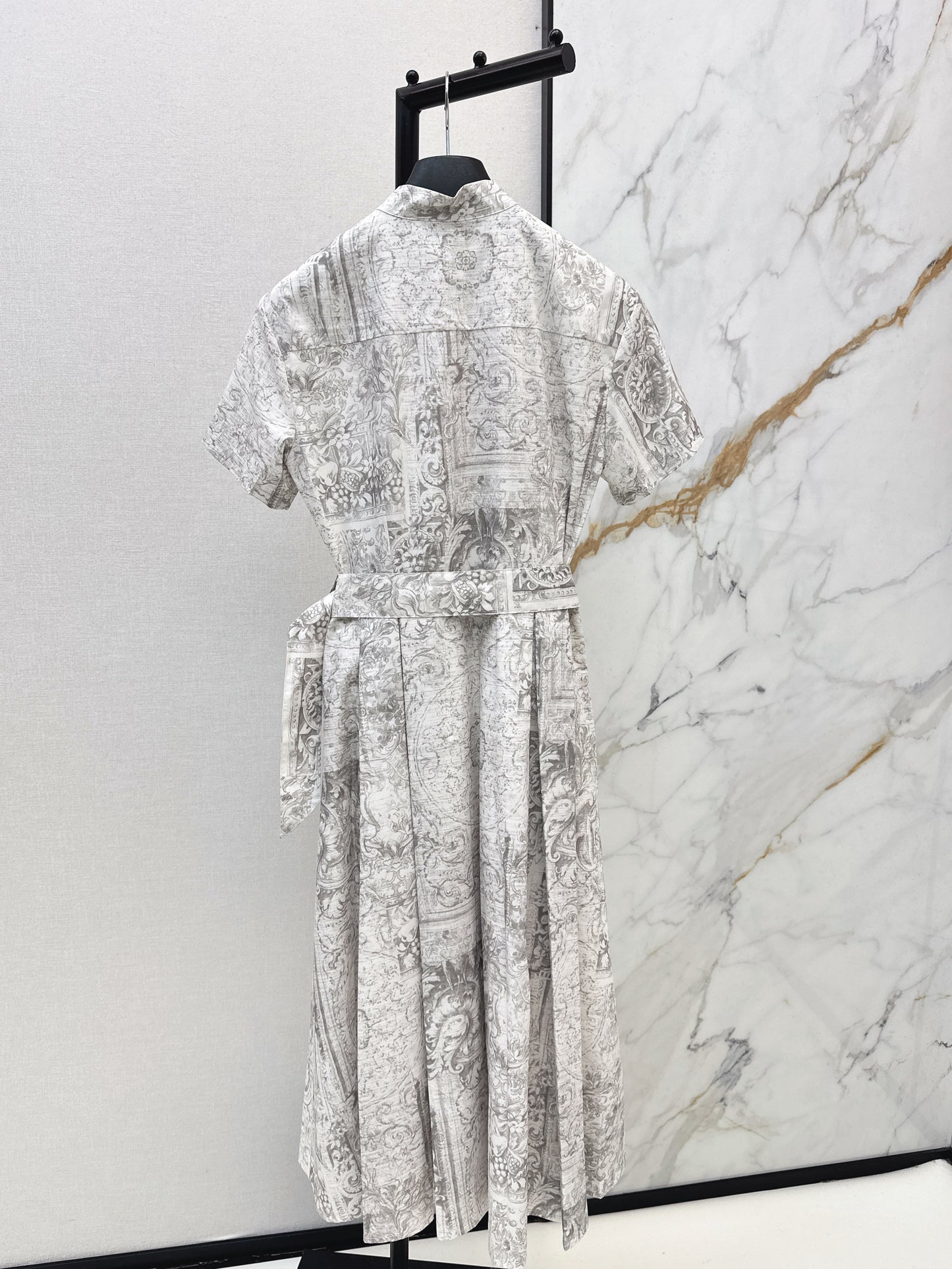 Long stand-up collar dress