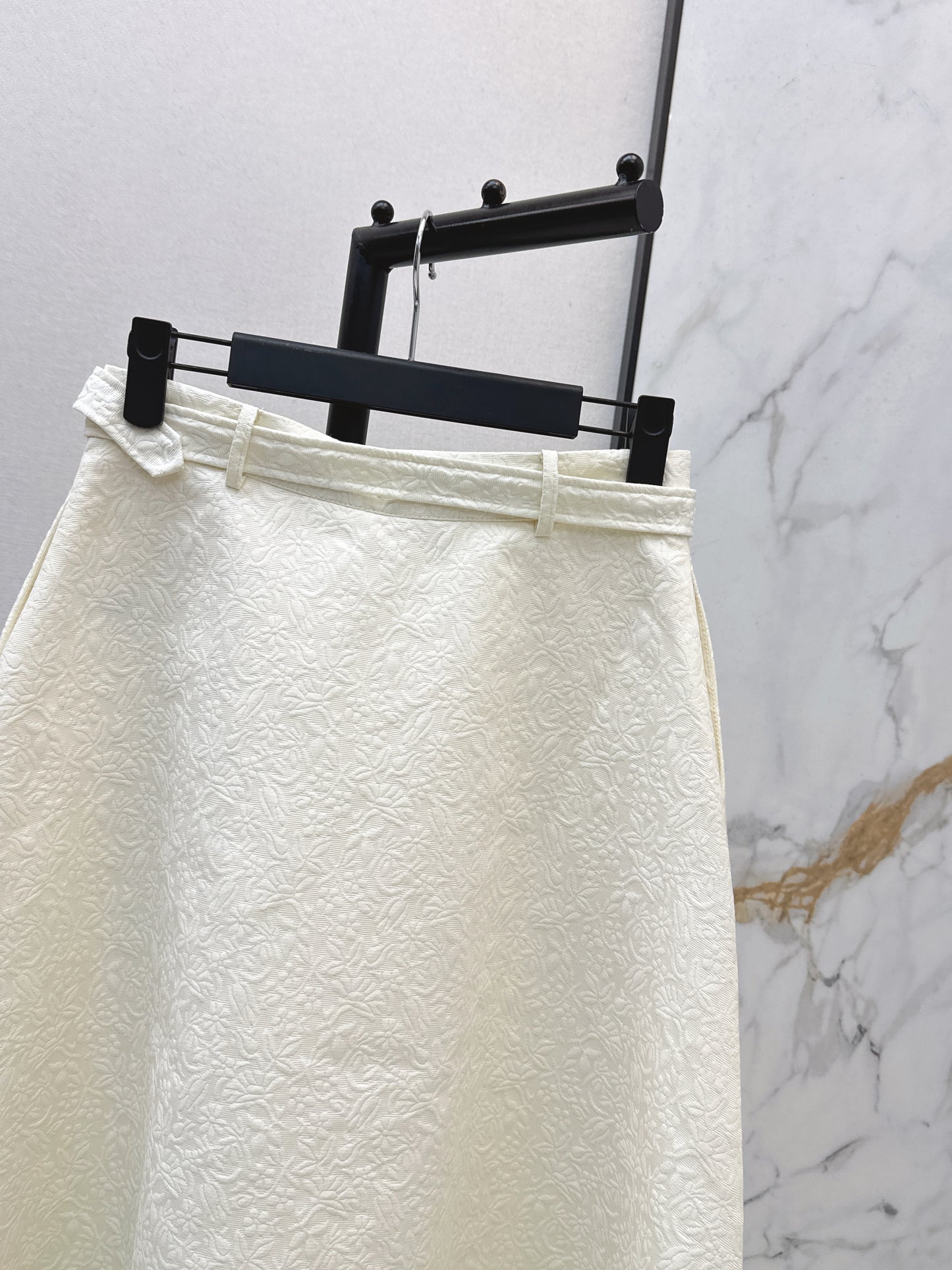 Umbrella-shaped high-waisted midi skirt