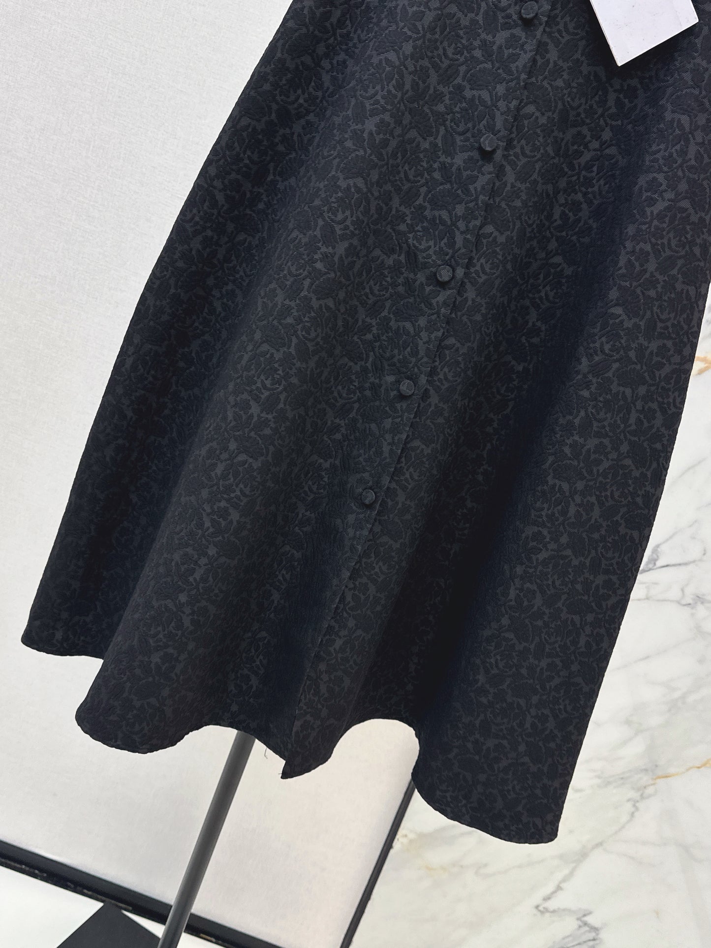 Umbrella-shaped high-waisted midi skirt