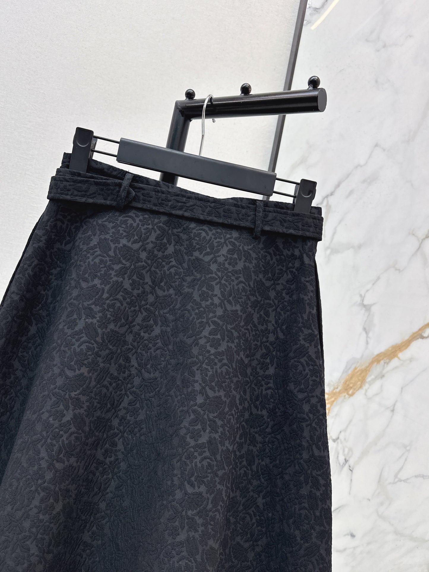 Umbrella-shaped high-waisted midi skirt