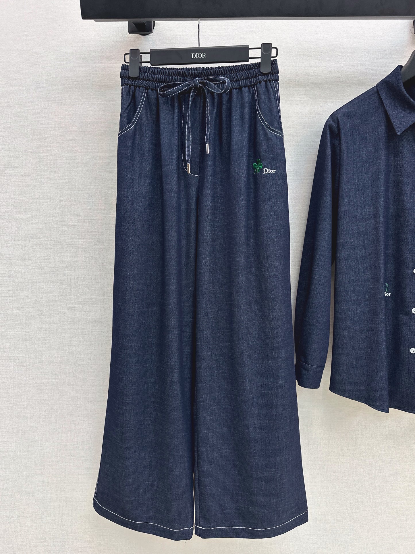 Relaxed and chic outfit set