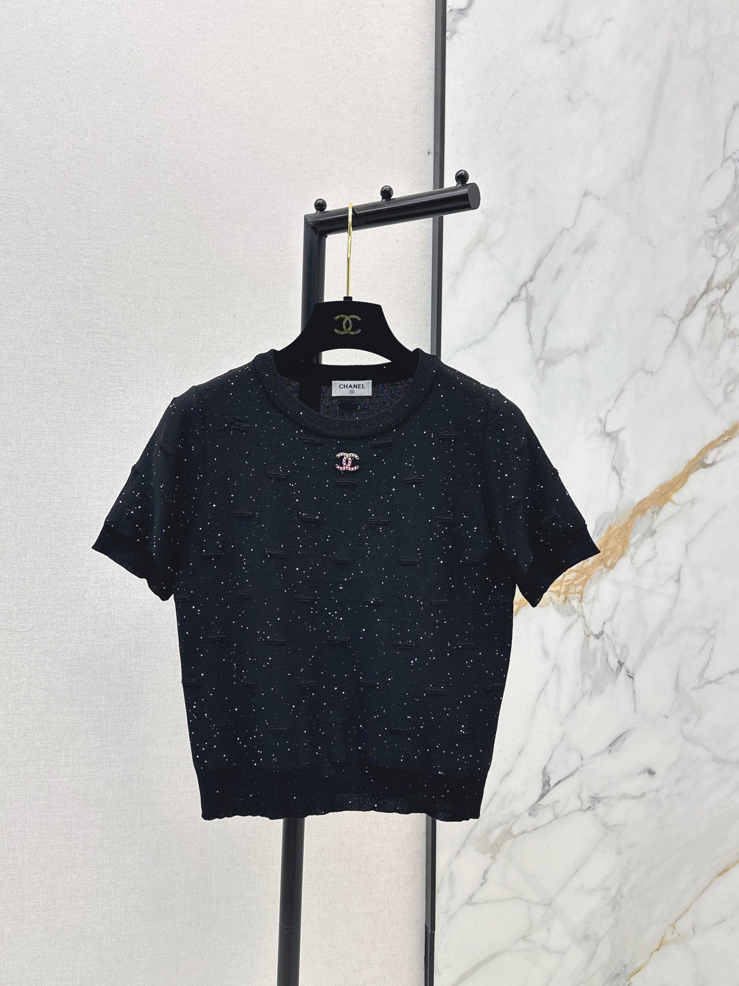 Retro-style knit top
