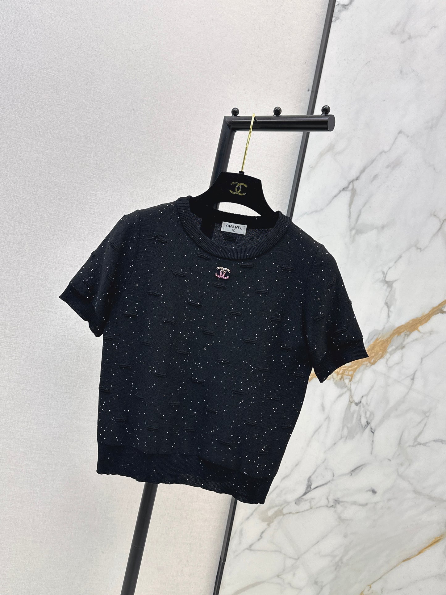 Retro-style knit top