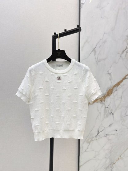 Retro-style knit top