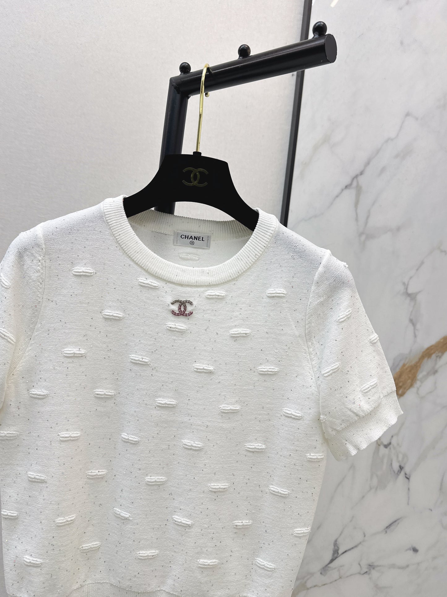 Retro-style knit top