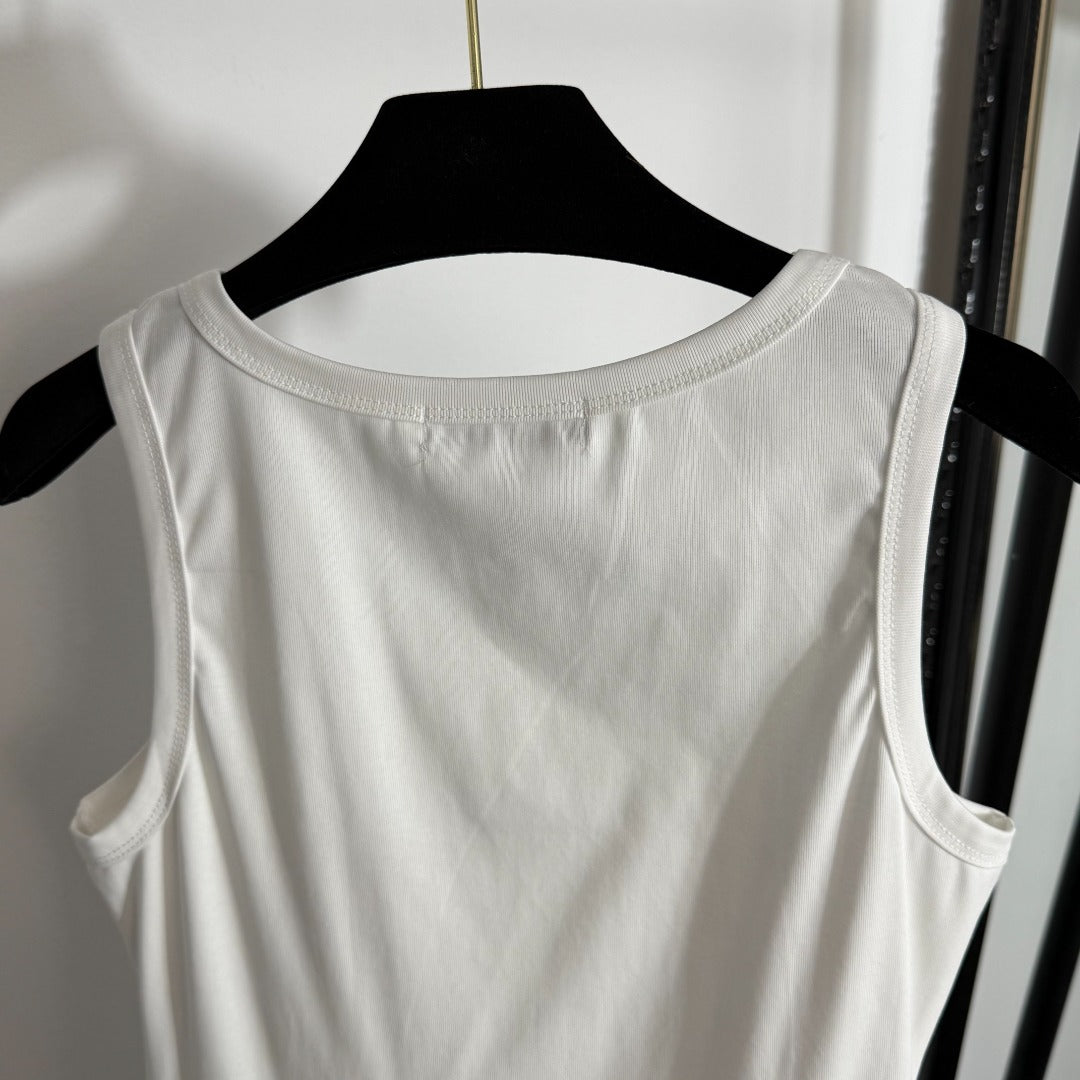 Pleated, slim-fit ribbed vest