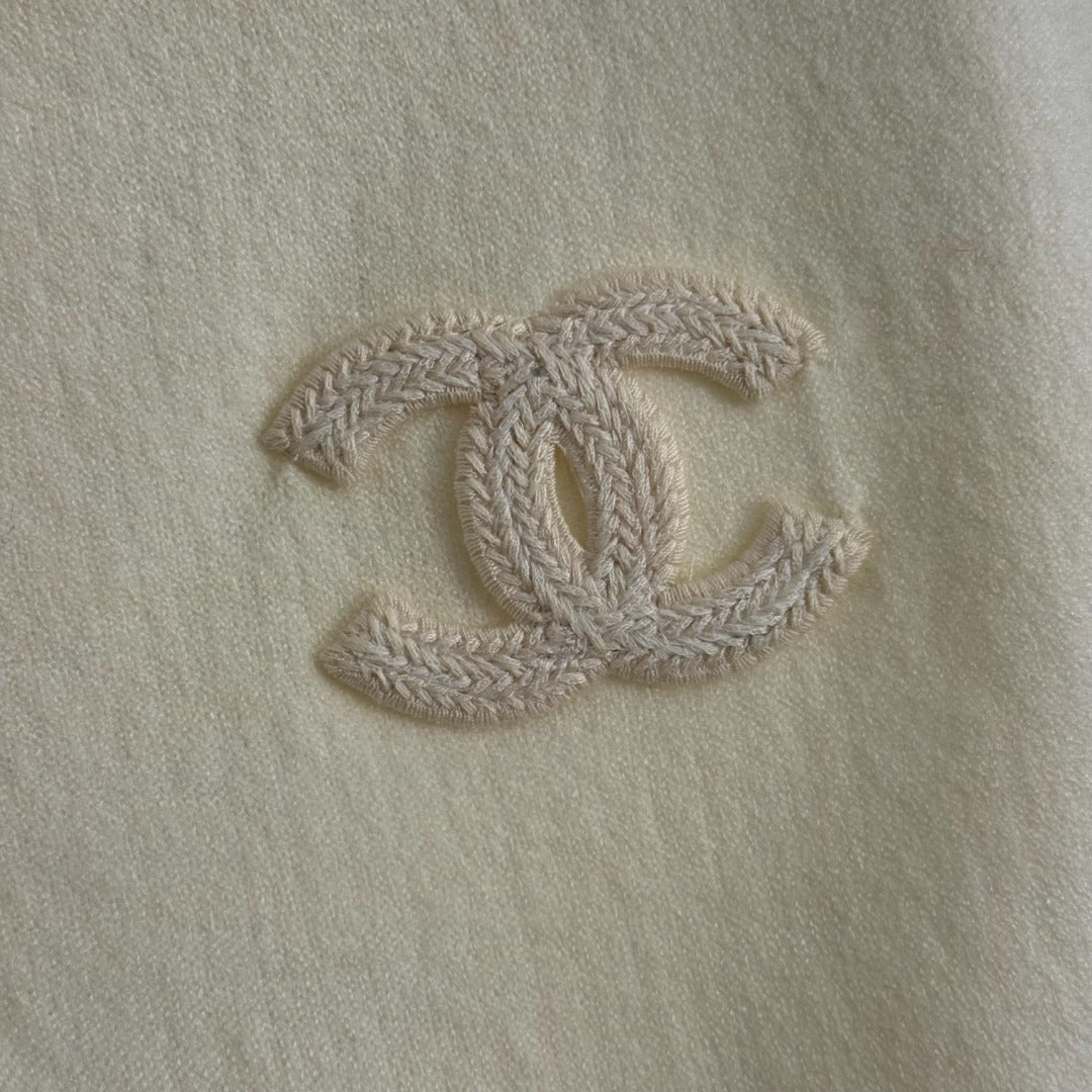 Located Knit Vest
