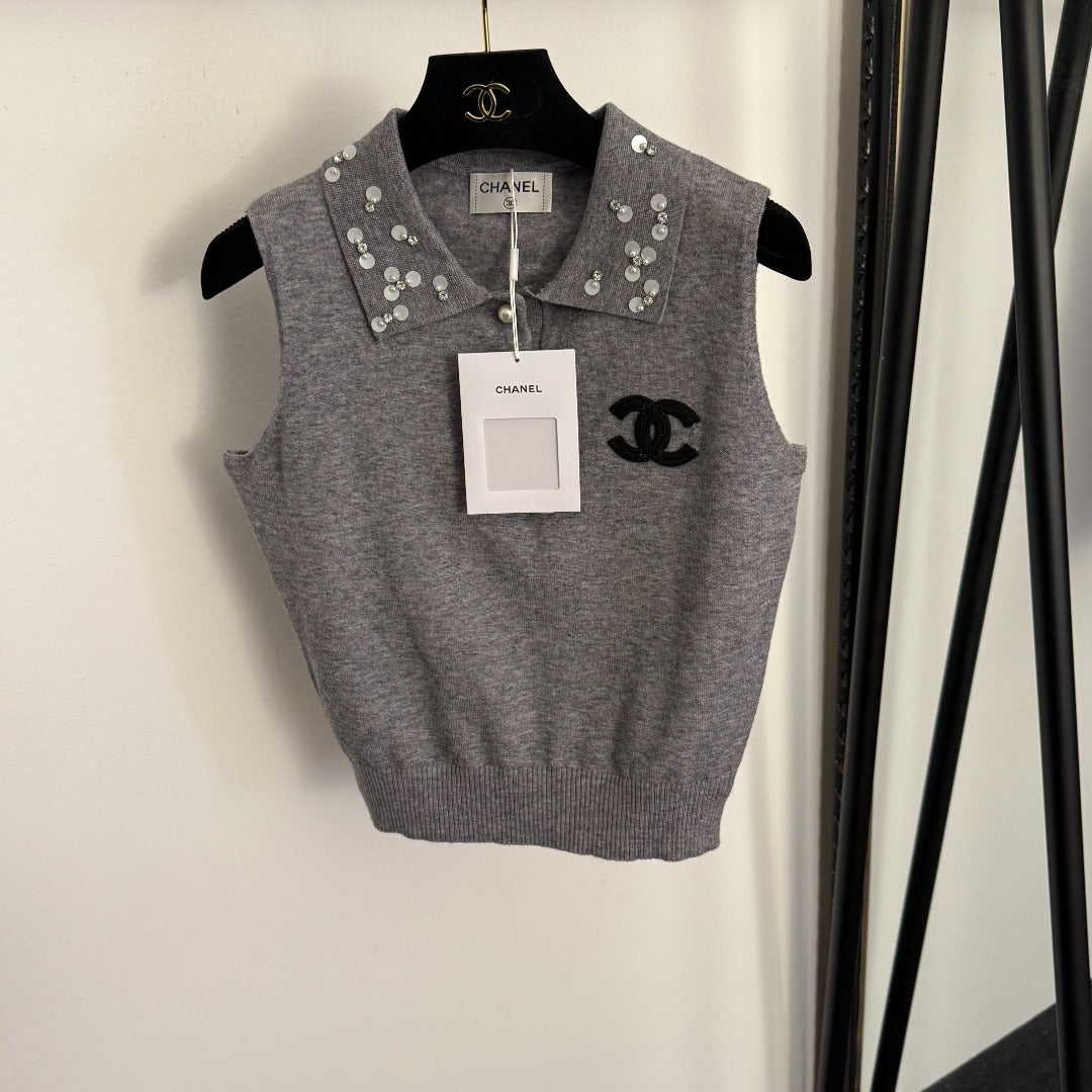 Located Knit Vest