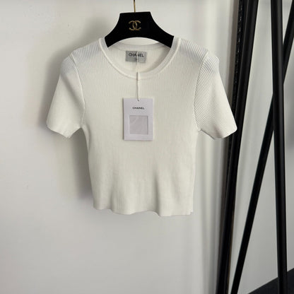 Slim fit short-sleeved top