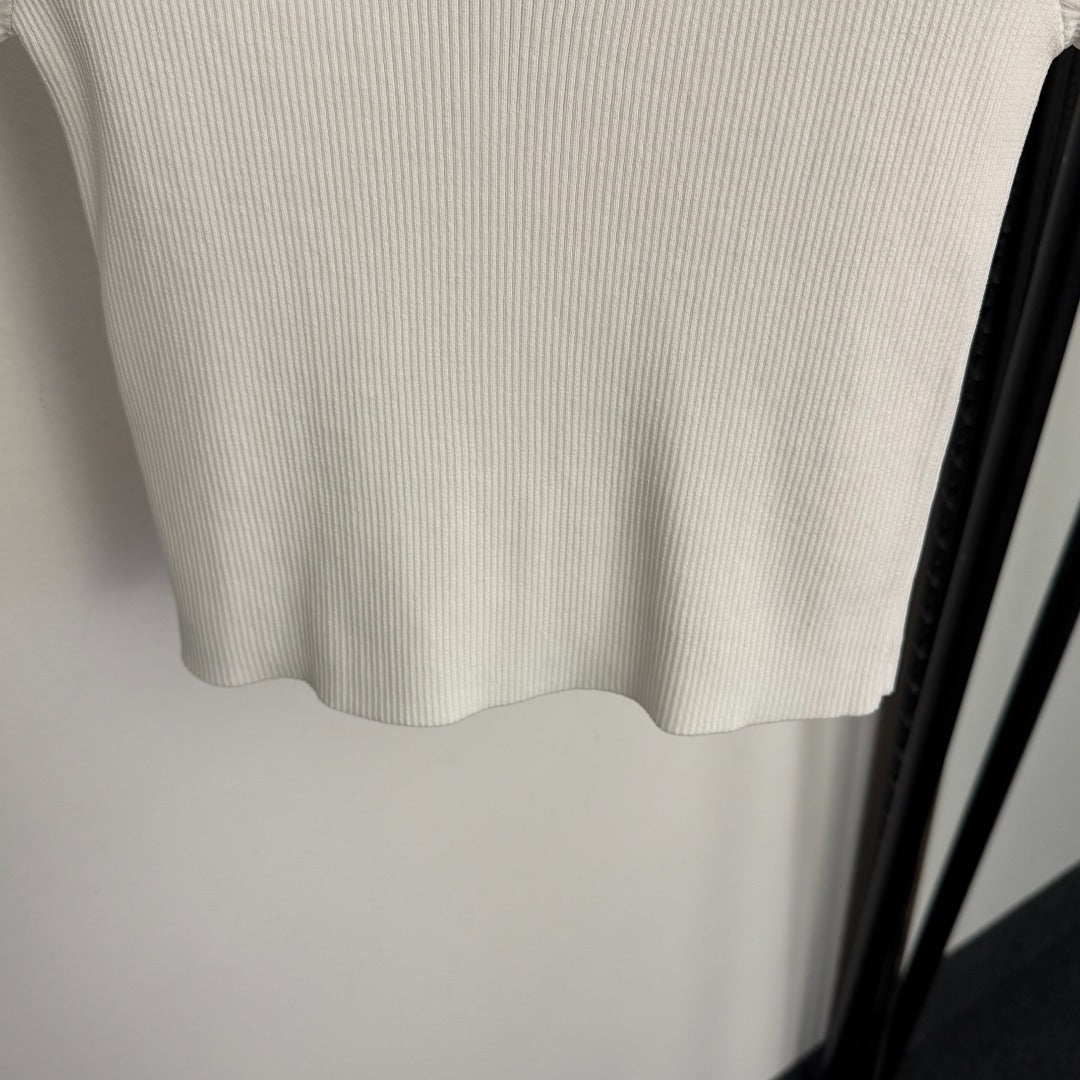 Slim fit short-sleeved top