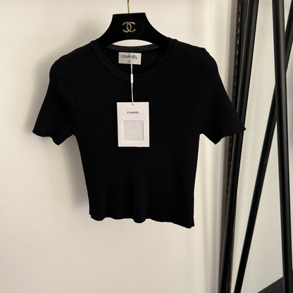 Slim fit short-sleeved top