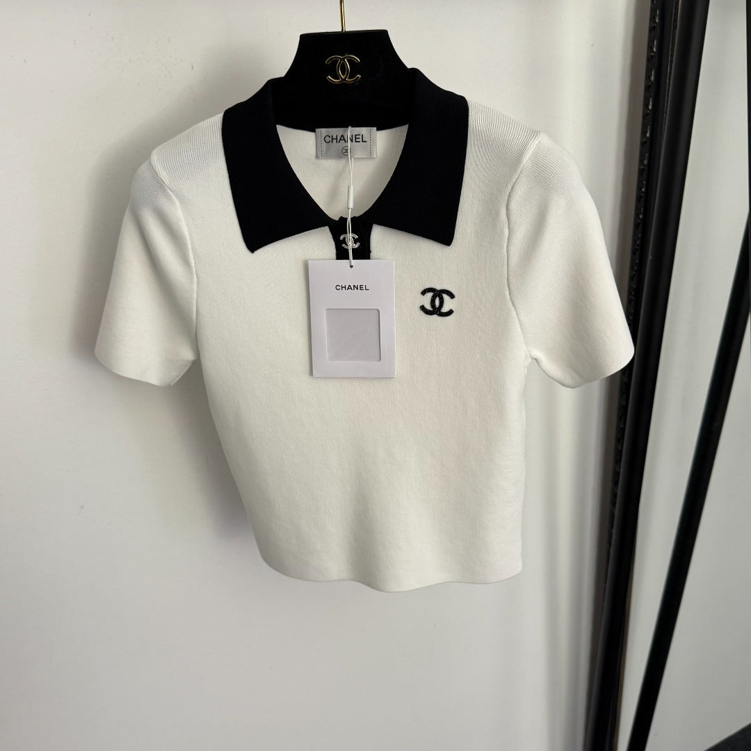 Polo collar short-sleeved top