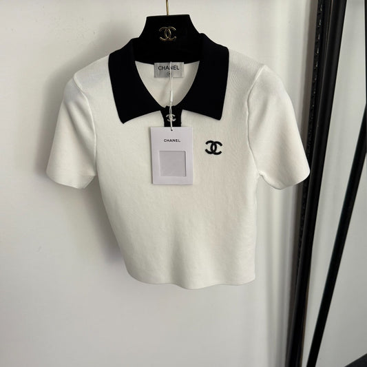 Polo collar short-sleeved top