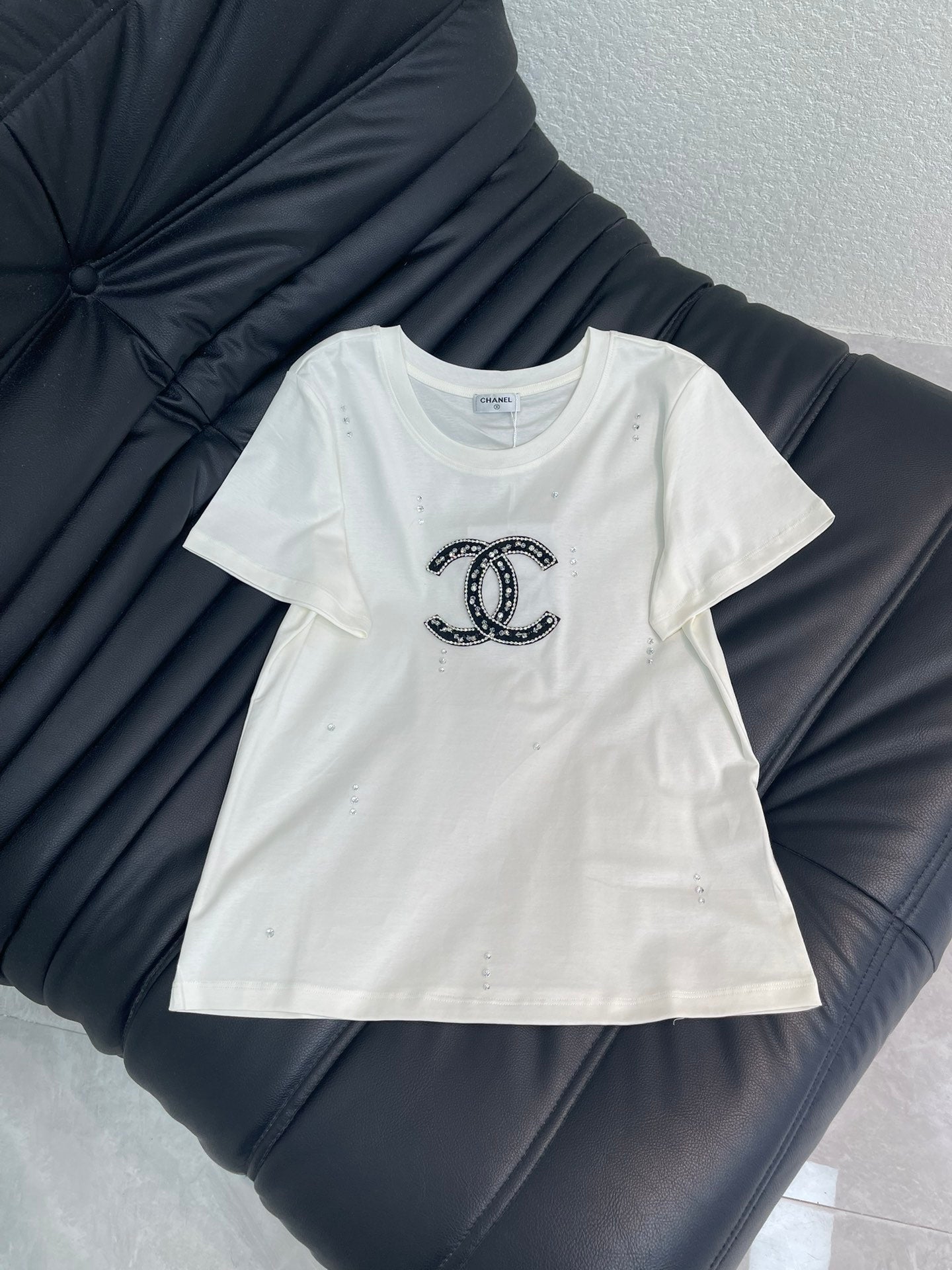 Hand-beaded, heavy-duty T-shirt