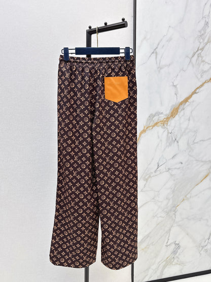 Elastic waist straight-leg pants