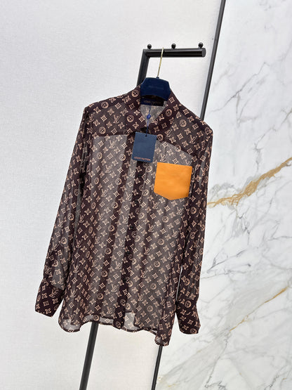 Loose-fitting shirt