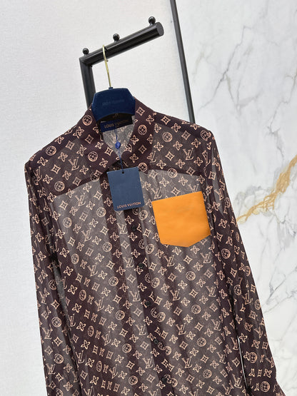 Loose-fitting shirt