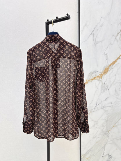 Loose-fitting shirt