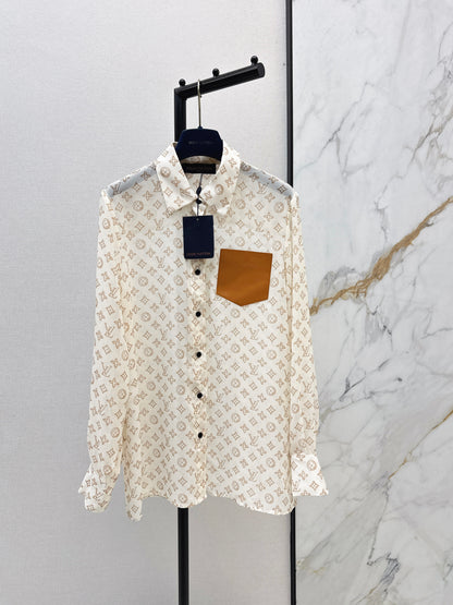 Loose-fitting shirt