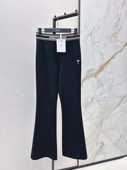 Flared, mid-high waist, stretch leggings