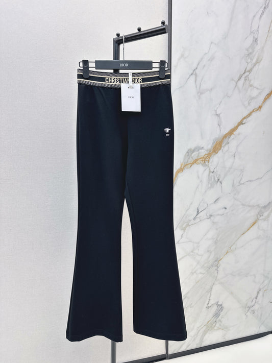 Flared, mid-high waist, stretch leggings