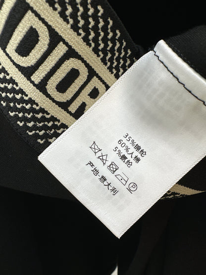 Flared, mid-high waist, stretch leggings