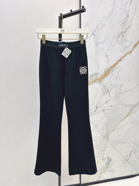 Flared, mid-high waist, stretch leggings