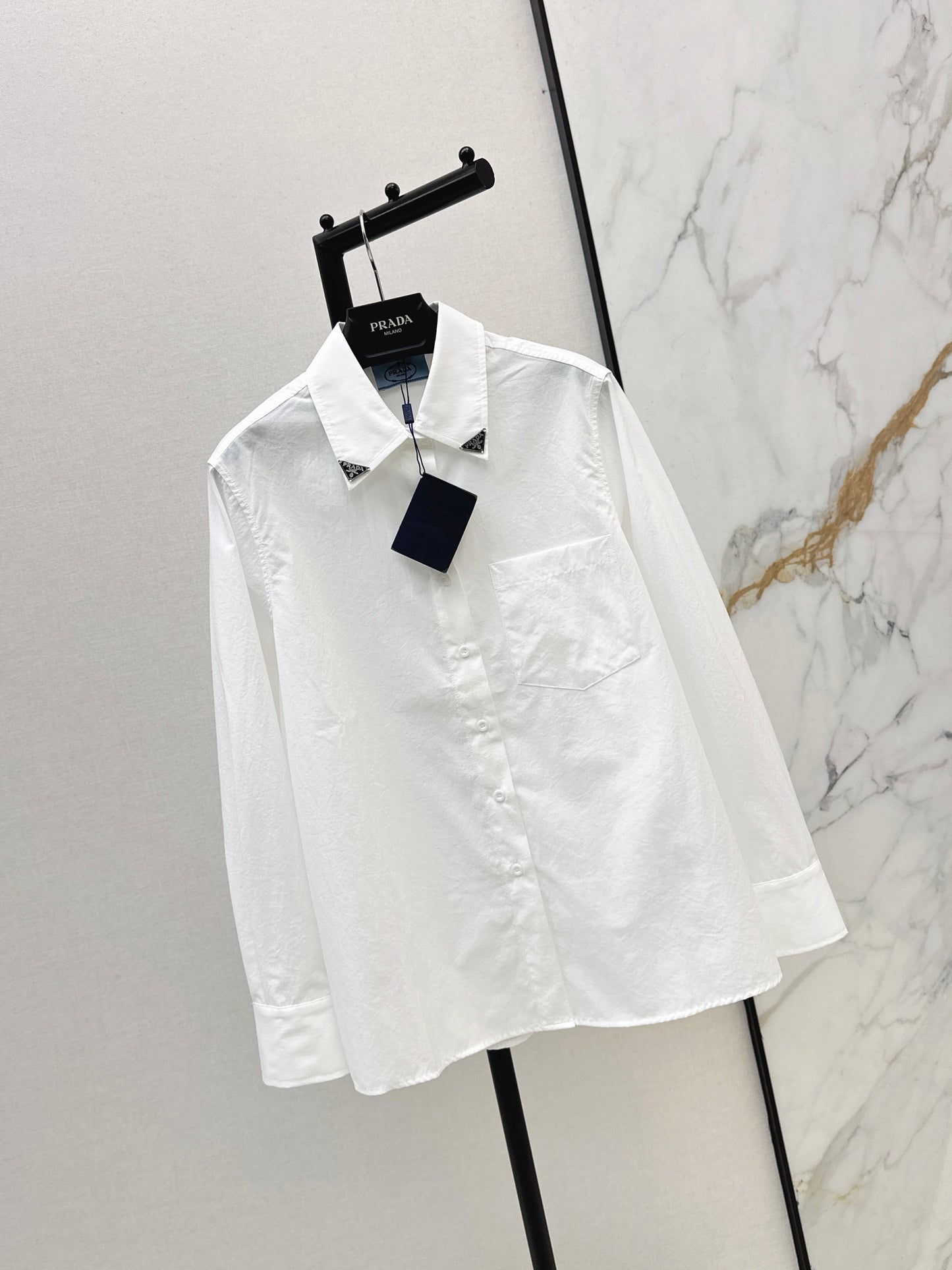 Triangle logo loose-fitting shirt