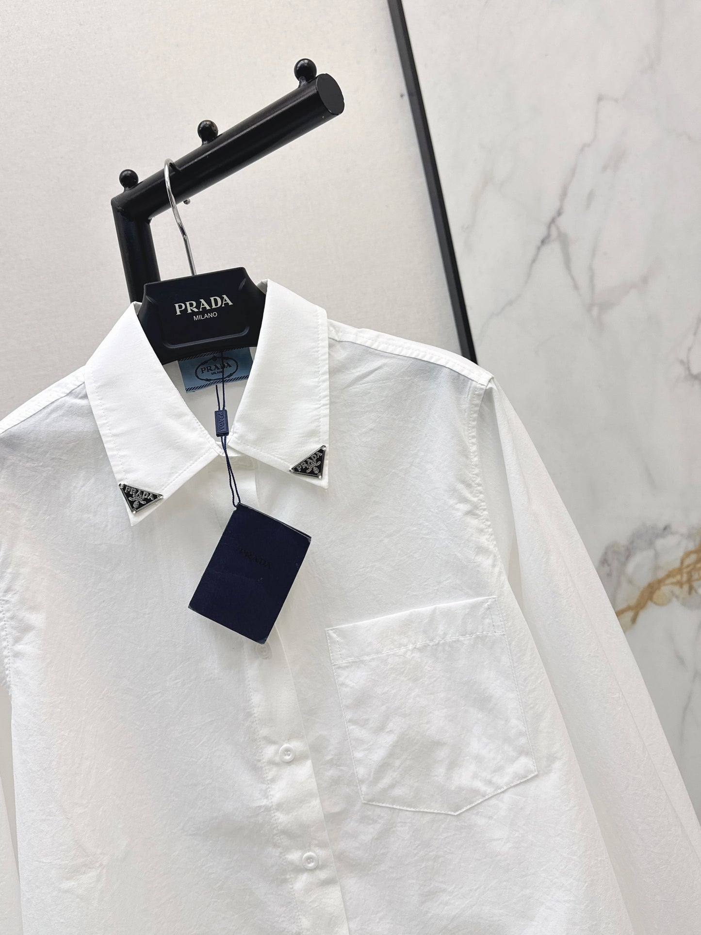 Triangle logo loose-fitting shirt