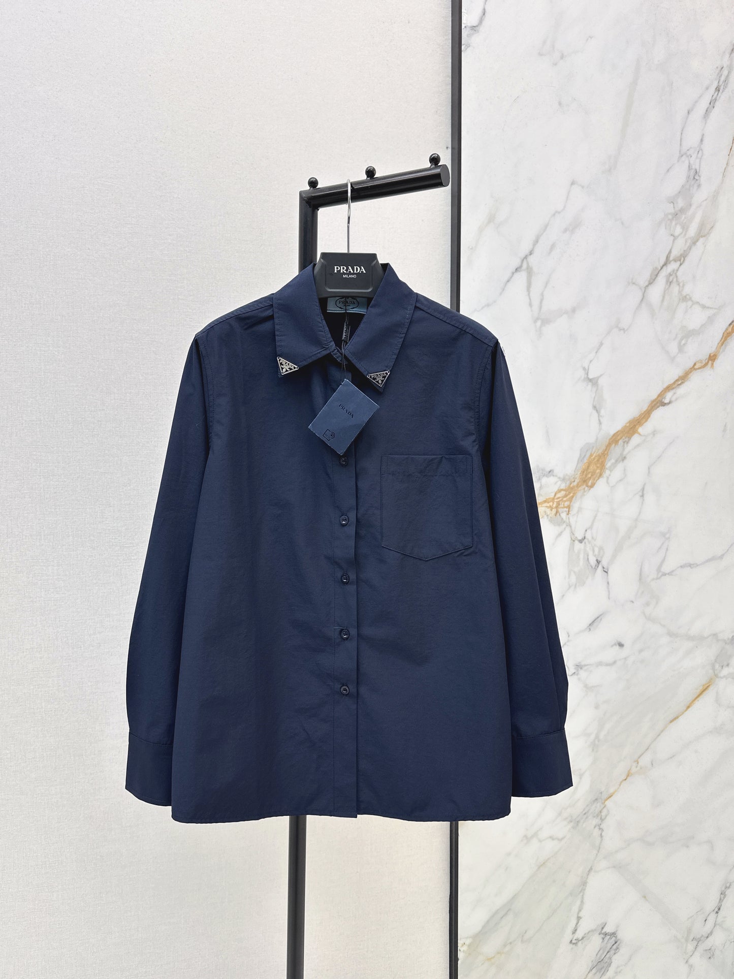 Triangle logo loose-fitting shirt