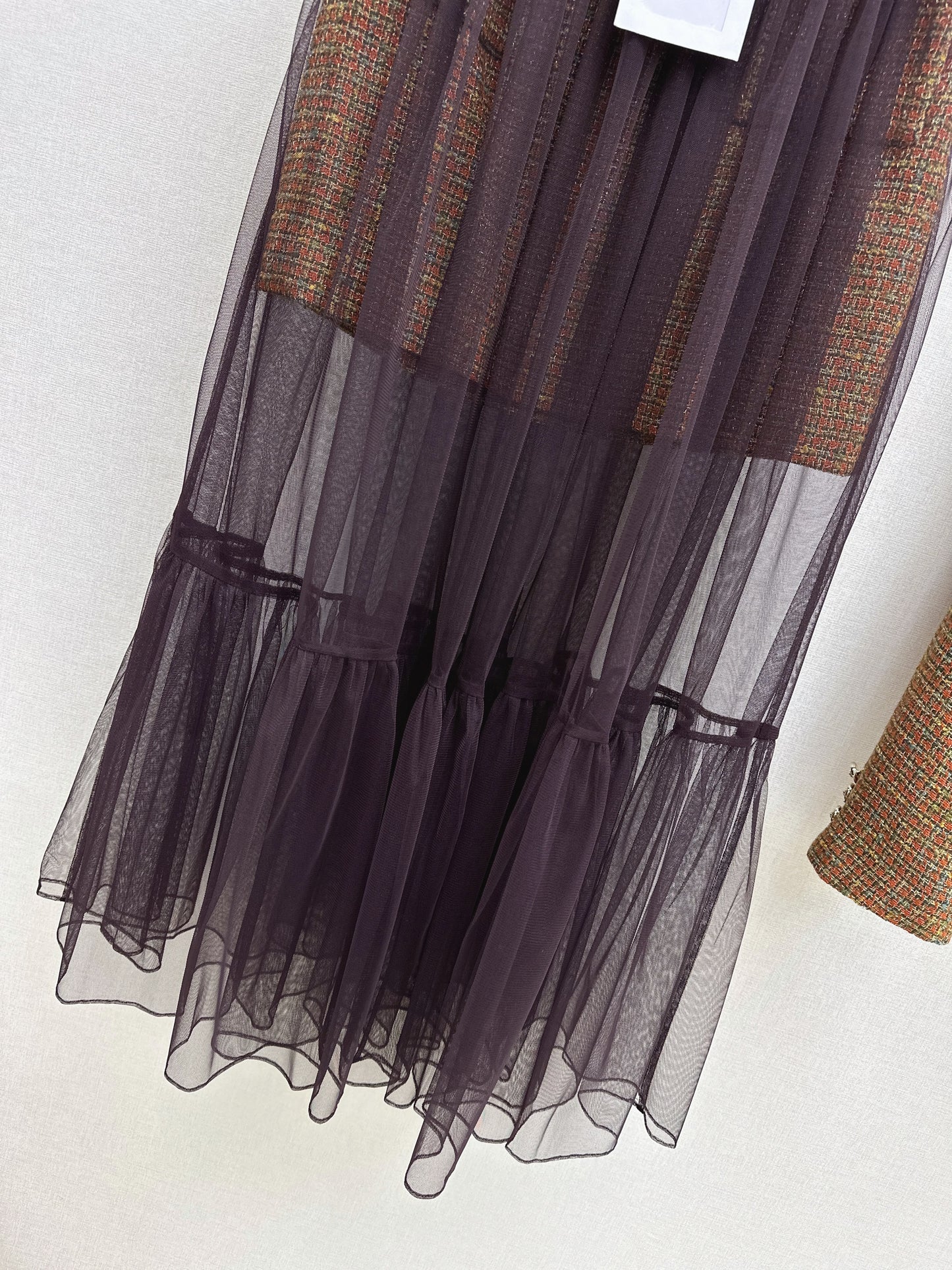 Two-piece set: woven midi skirt + mesh maxi skirt