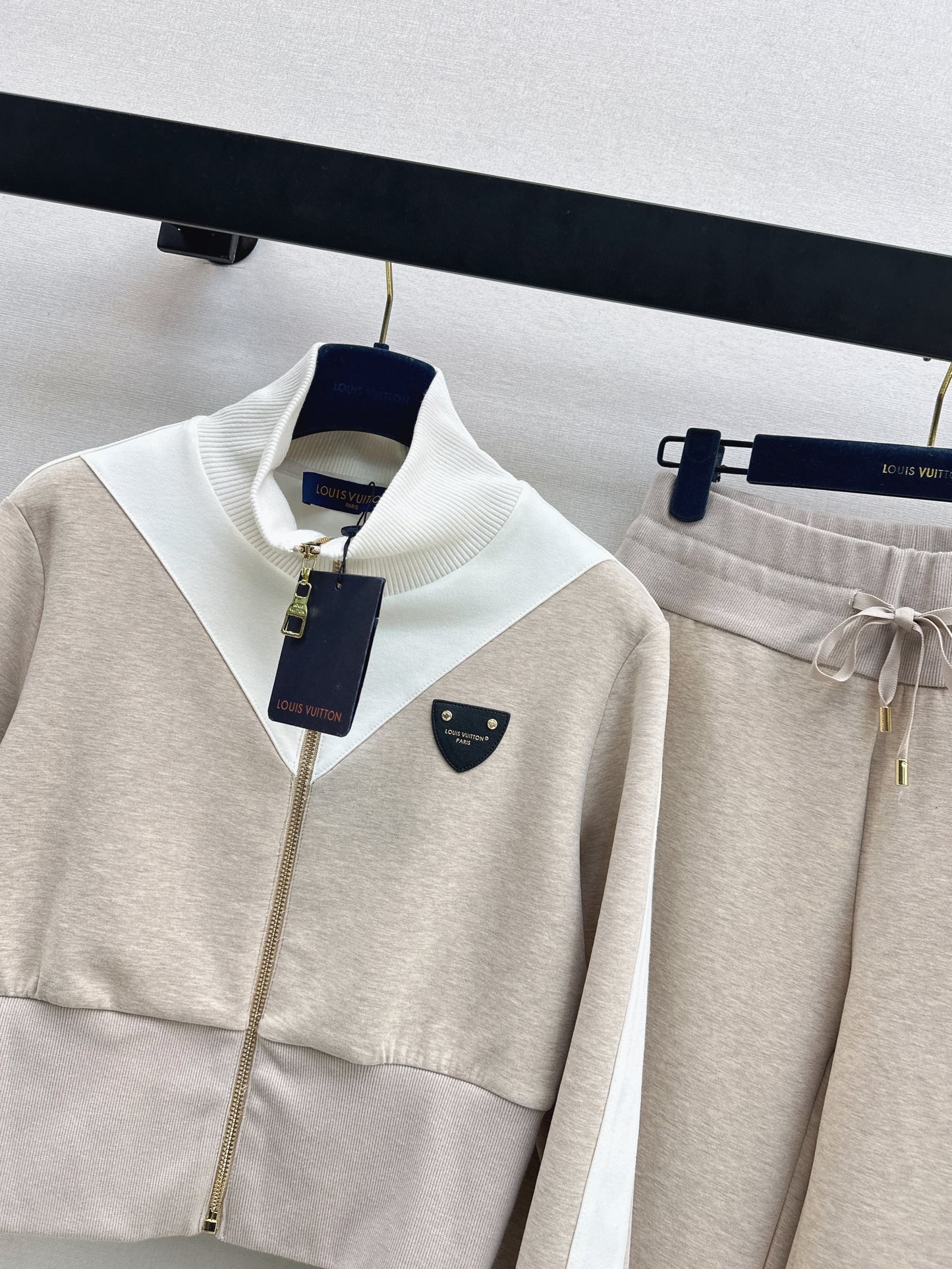 Color-blocked matching set