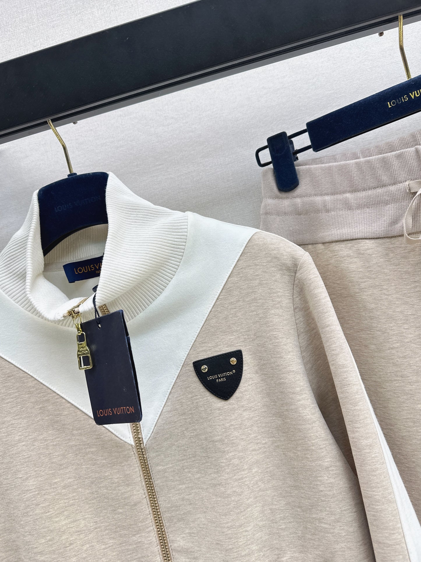 Color-blocked matching set