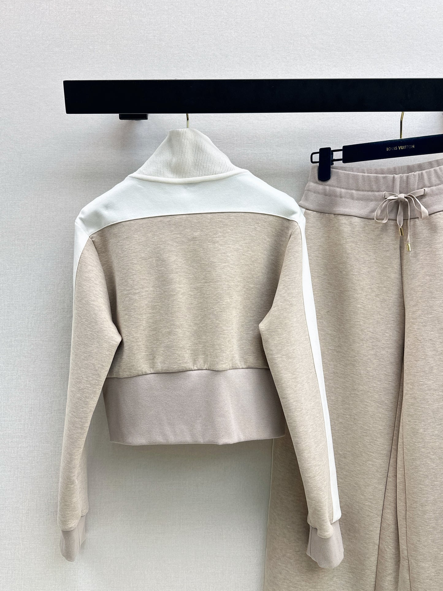 Color-blocked matching set