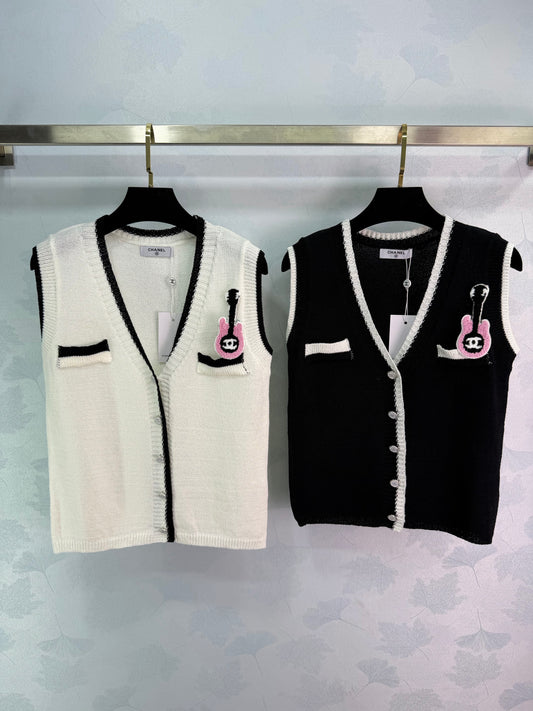 V-neck vest with contrasting trim