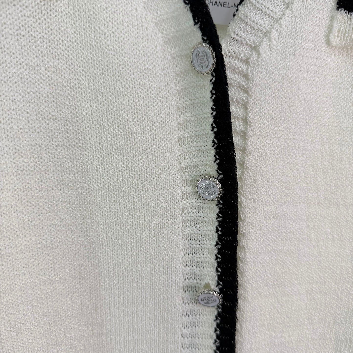 V-neck vest with contrasting trim