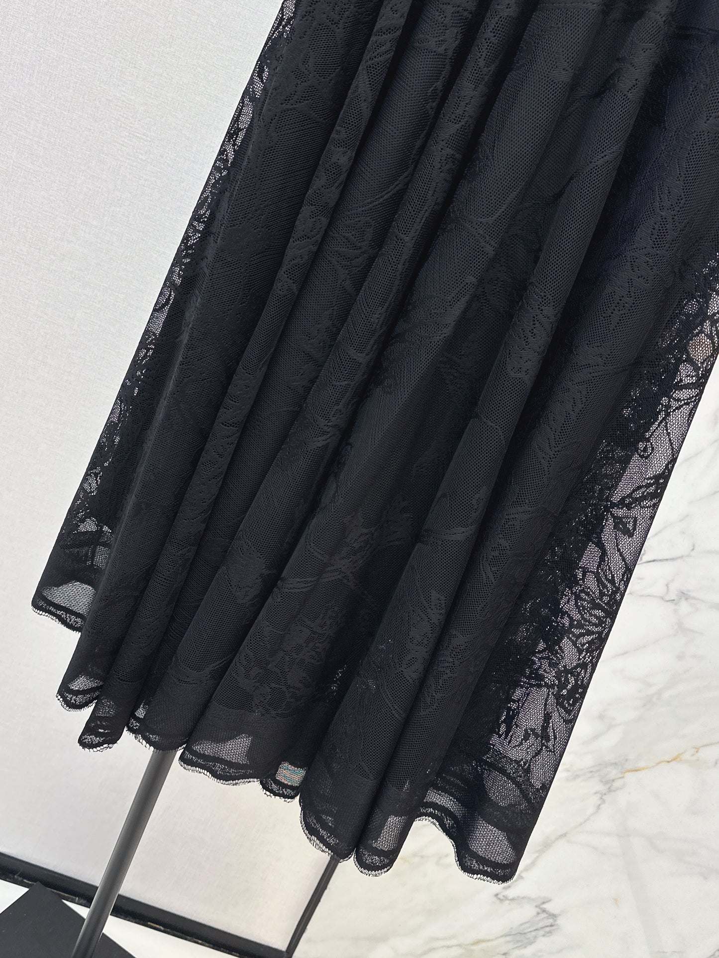 High-waisted lace midi skirt