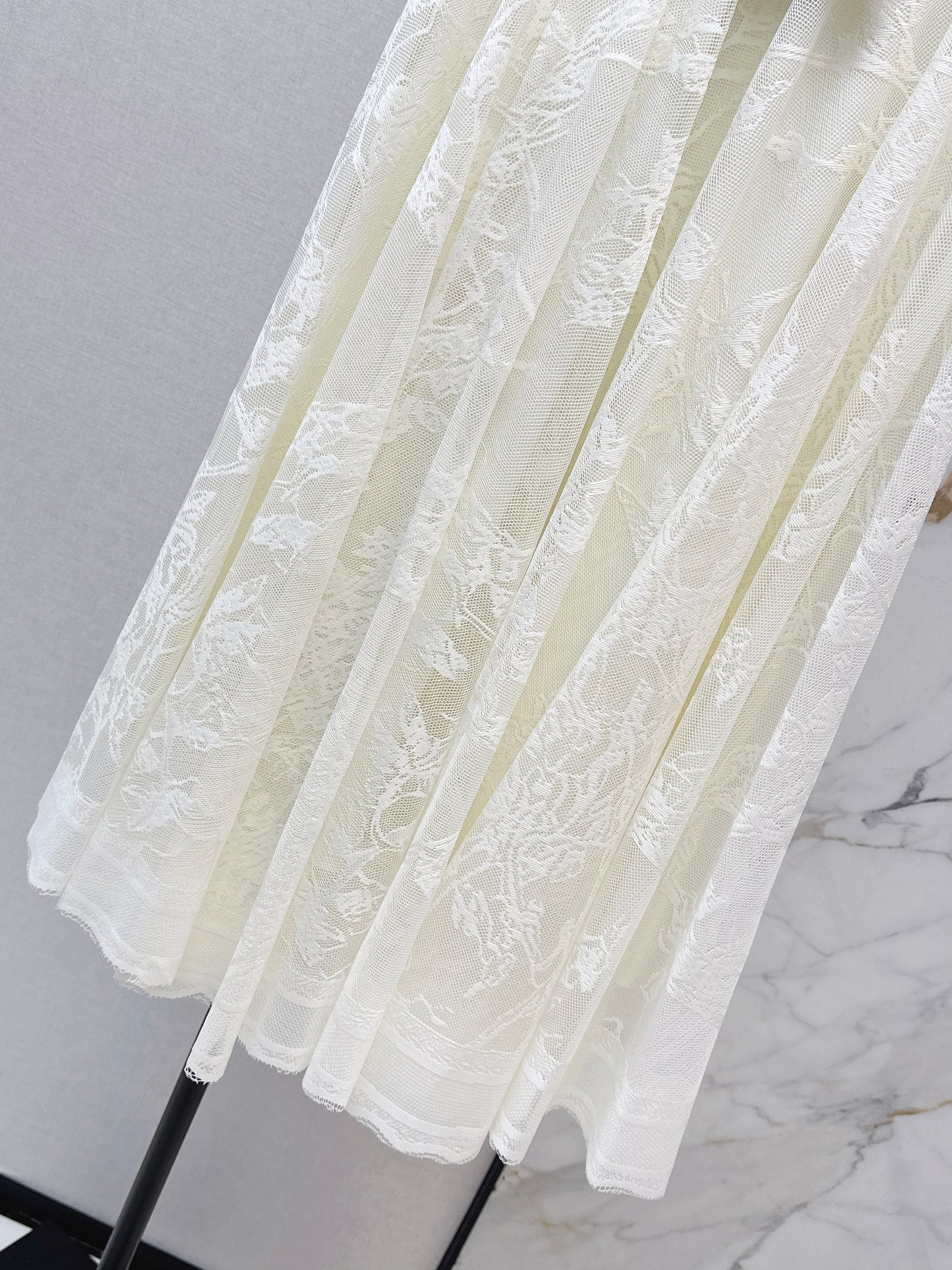 High-waisted lace midi skirt