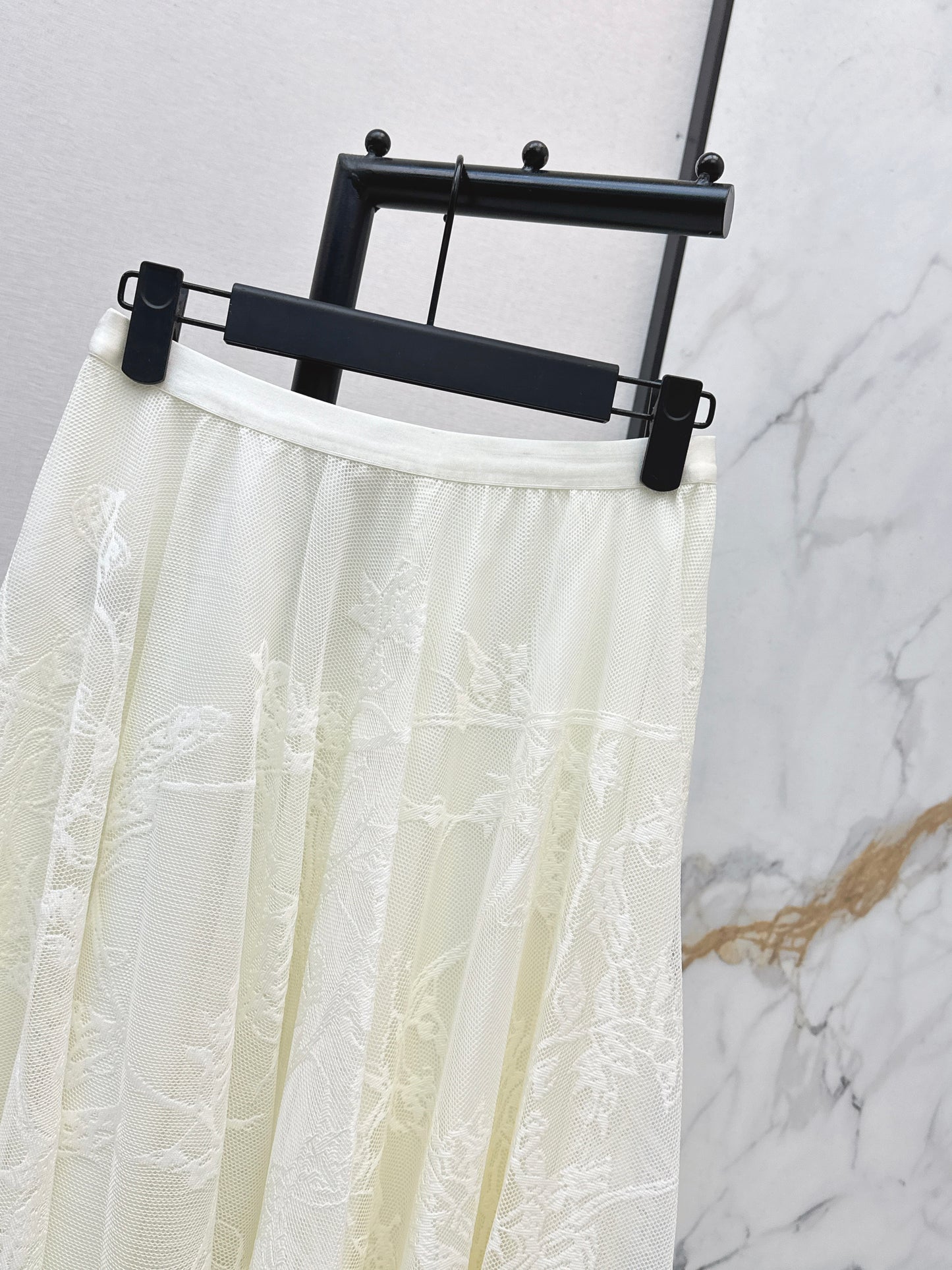 High-waisted lace midi skirt