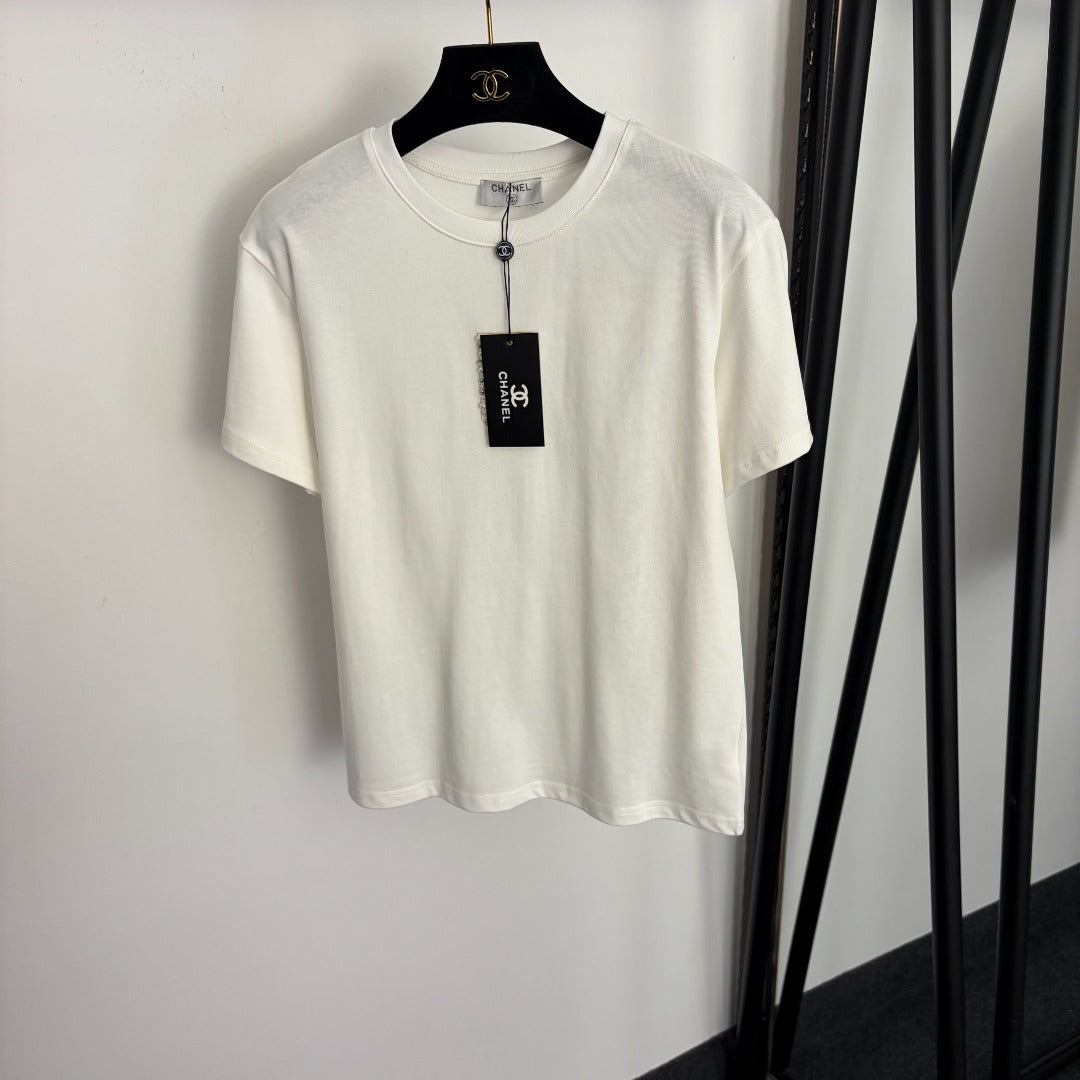 Pearl-studded T-shirt