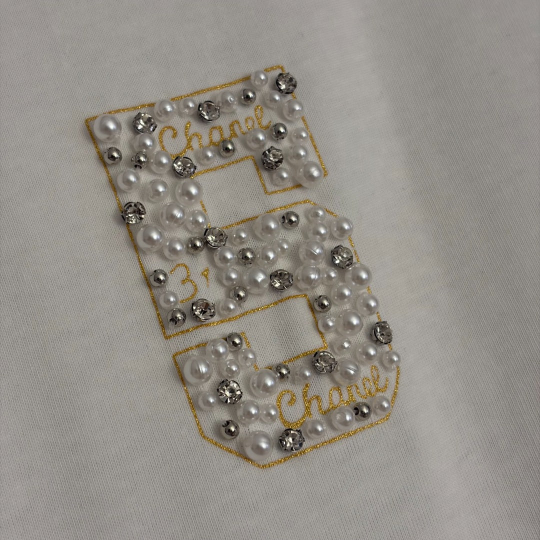 Pearl-studded T-shirt
