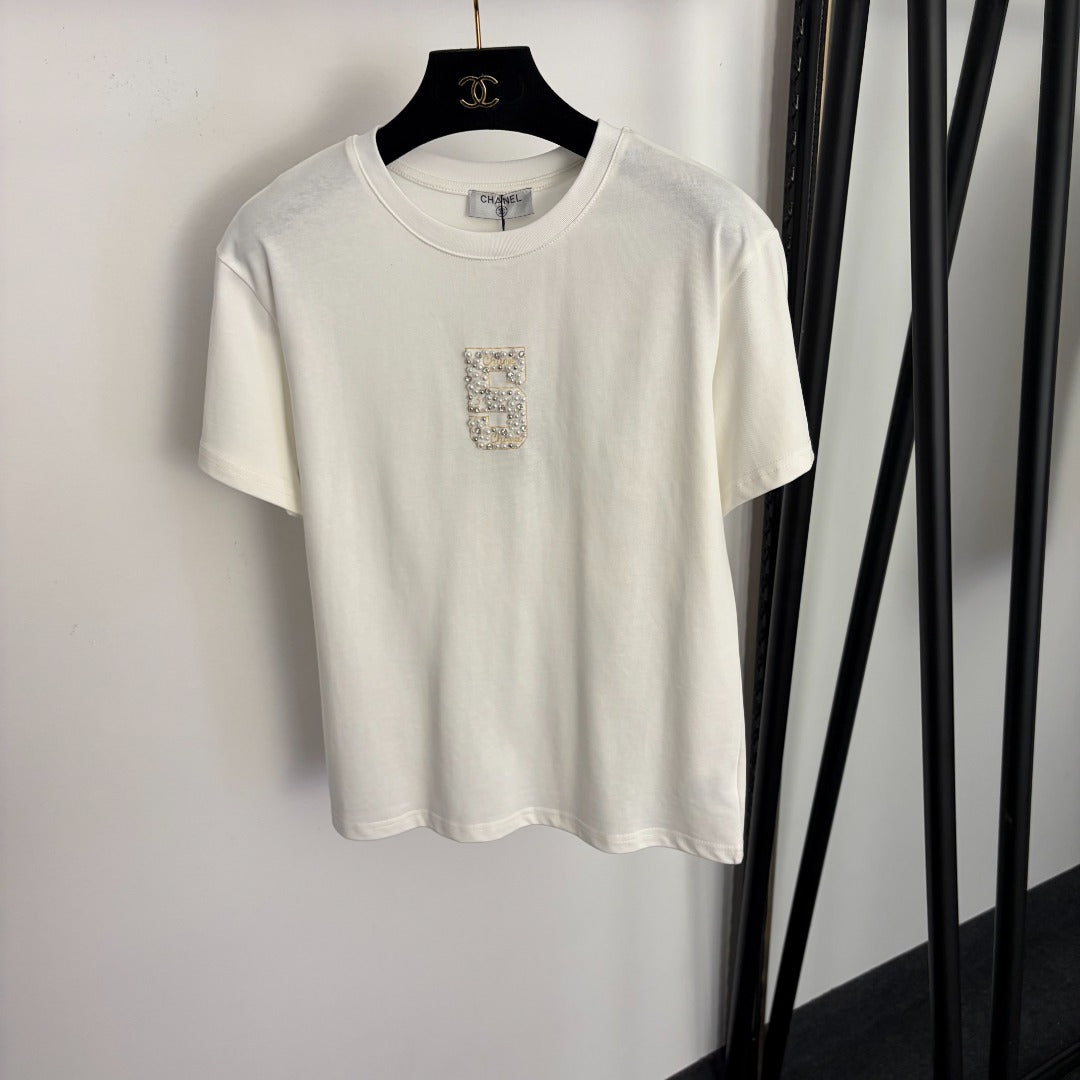 Pearl-studded T-shirt