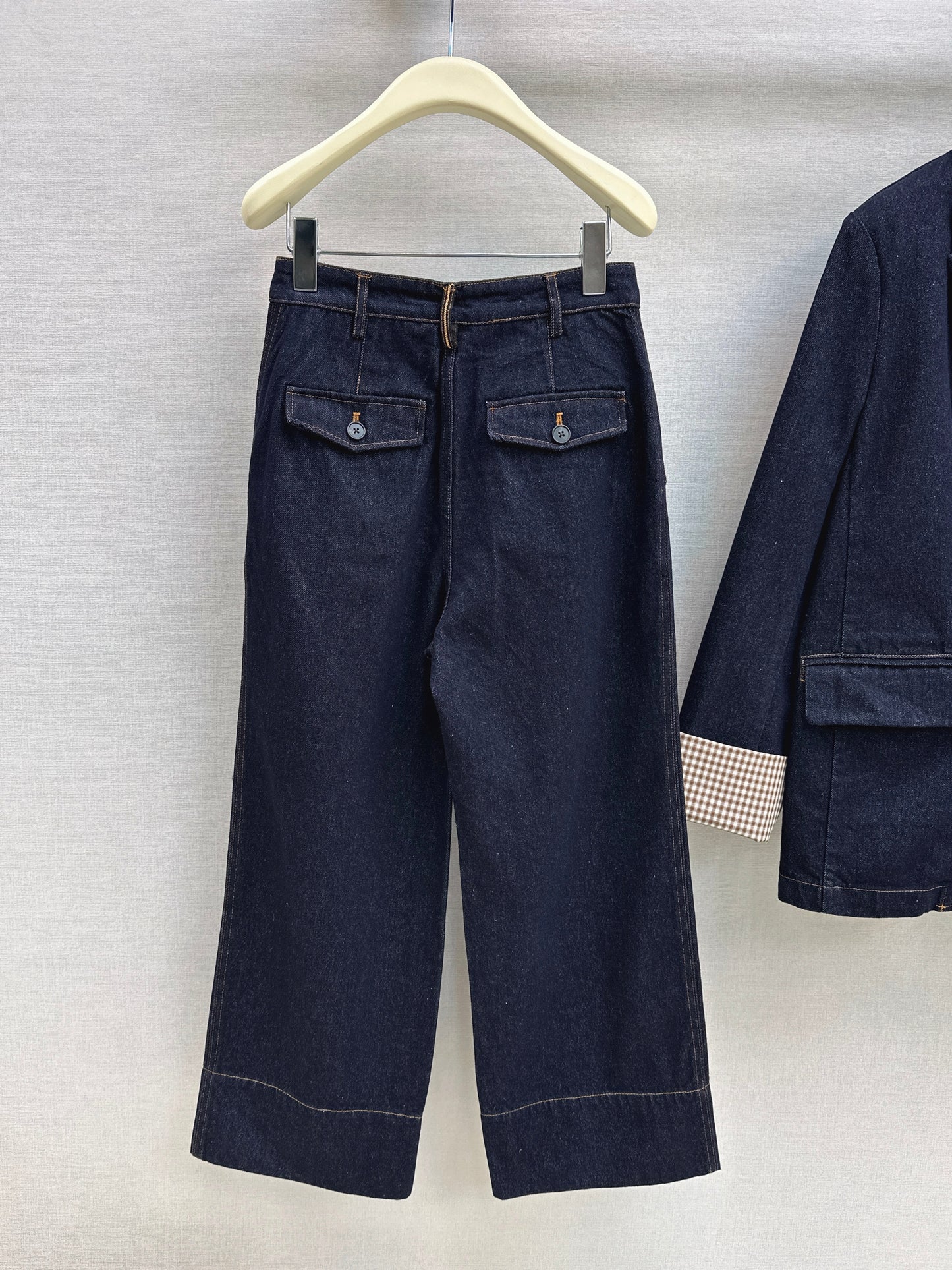 Straight-leg cropped trousers