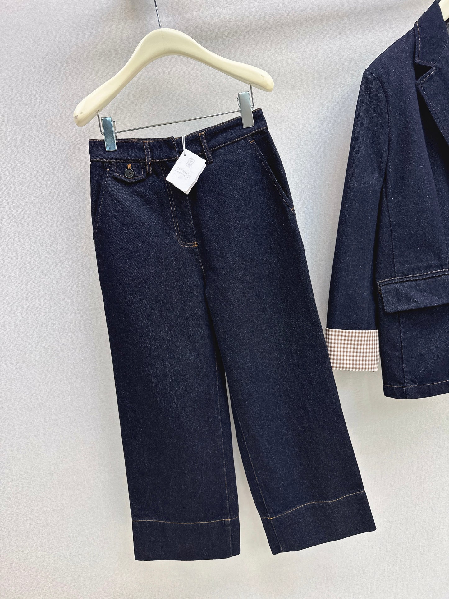 Straight-leg cropped trousers
