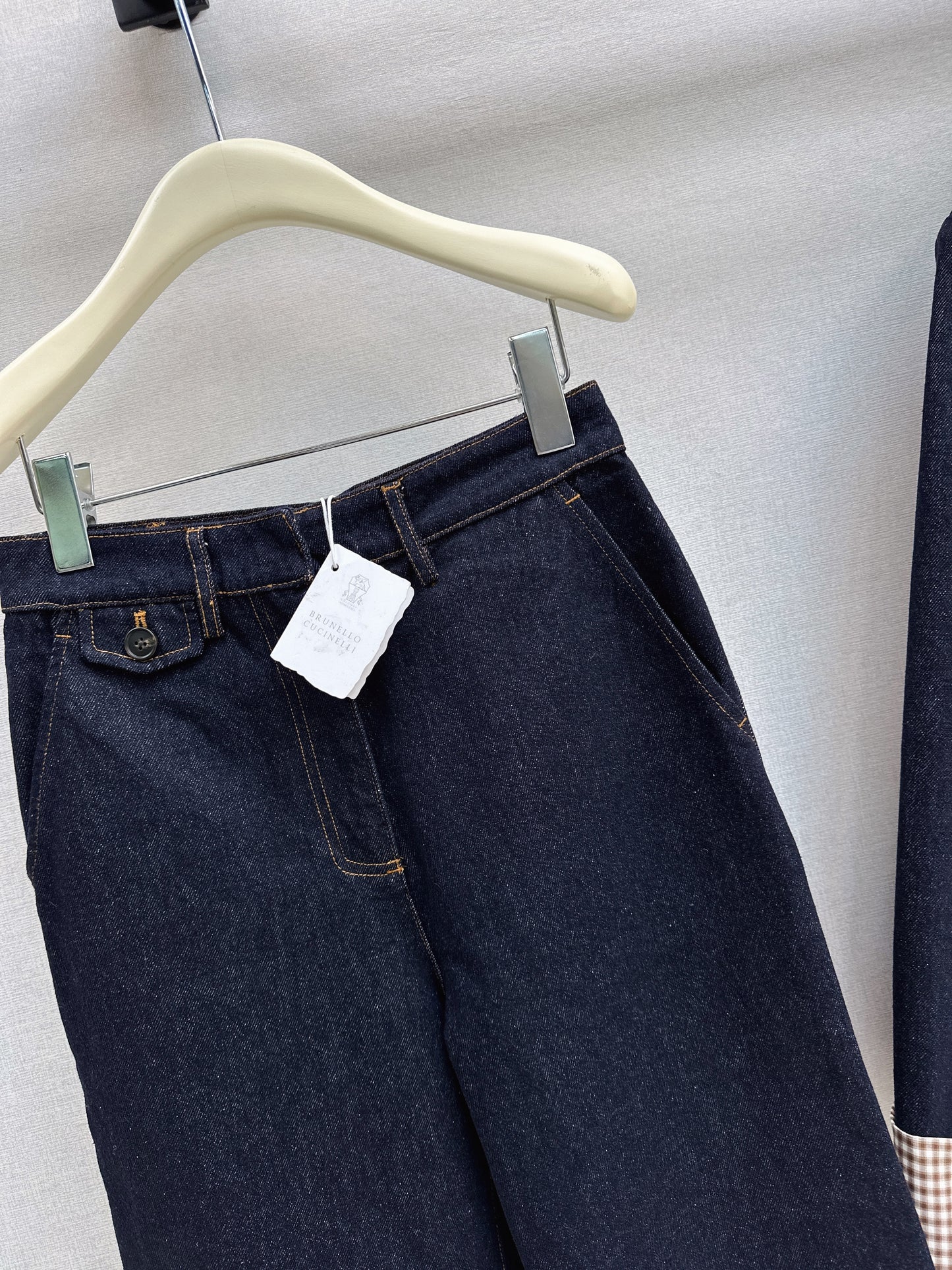Straight-leg cropped trousers