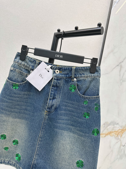 Four-leaf clover denim midi skirt