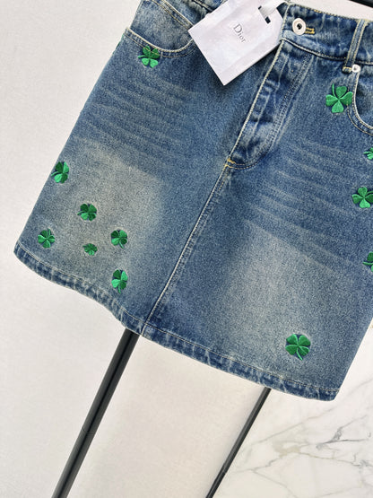 Four-leaf clover denim midi skirt