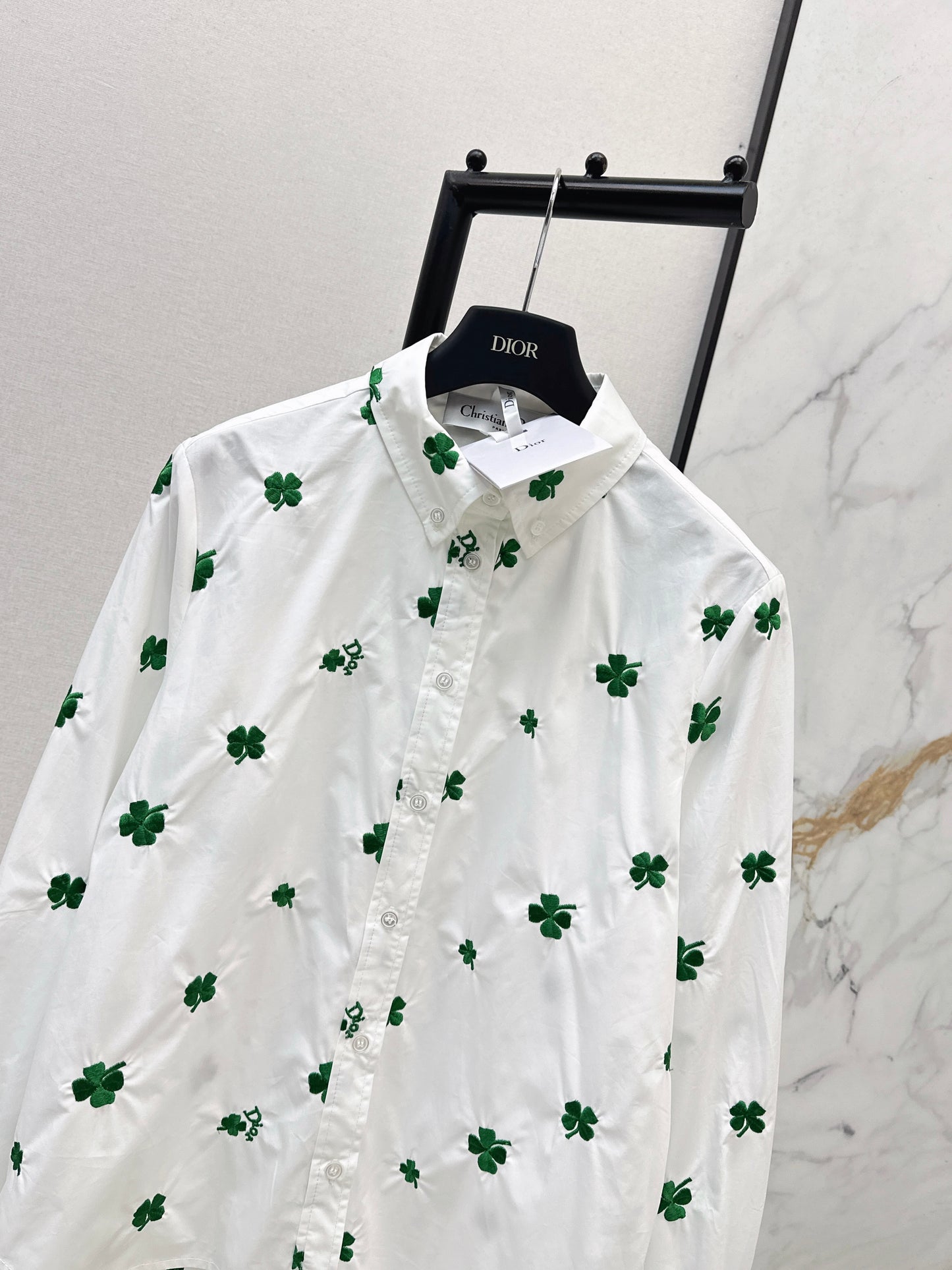 Four-leaf clover shirt/umbrella skirt