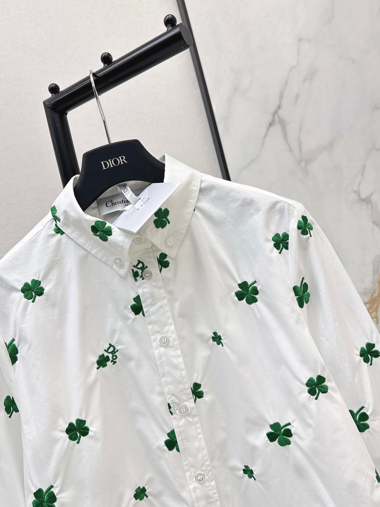 Four-leaf clover shirt/umbrella skirt