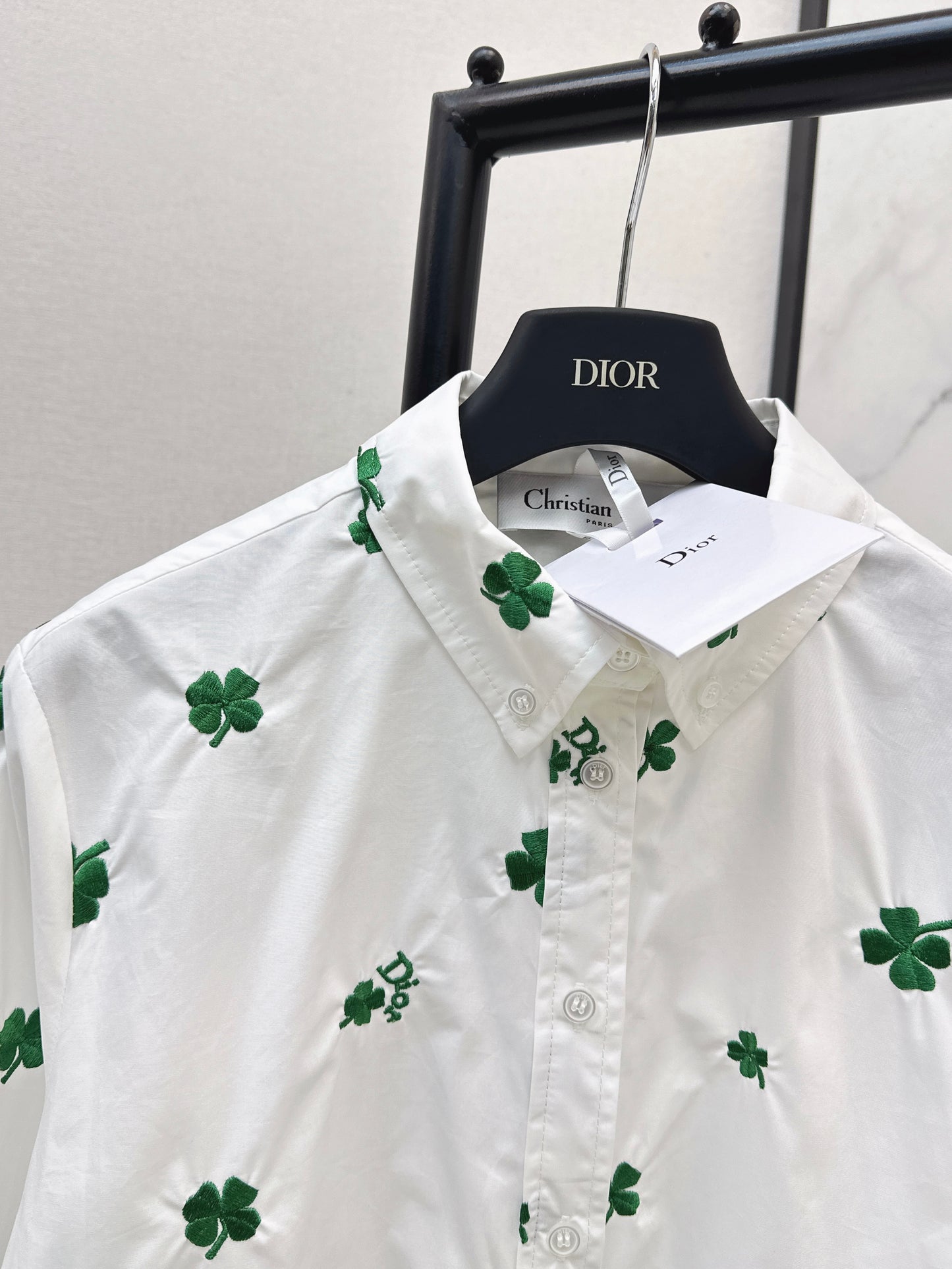 Four-leaf clover shirt/umbrella skirt